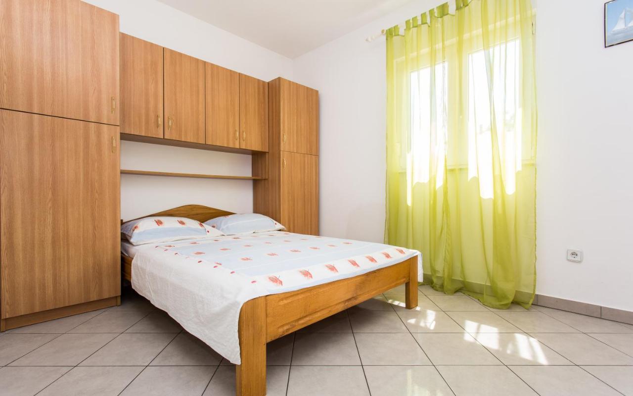 Apartman Justinic Šilo Exteriör bild