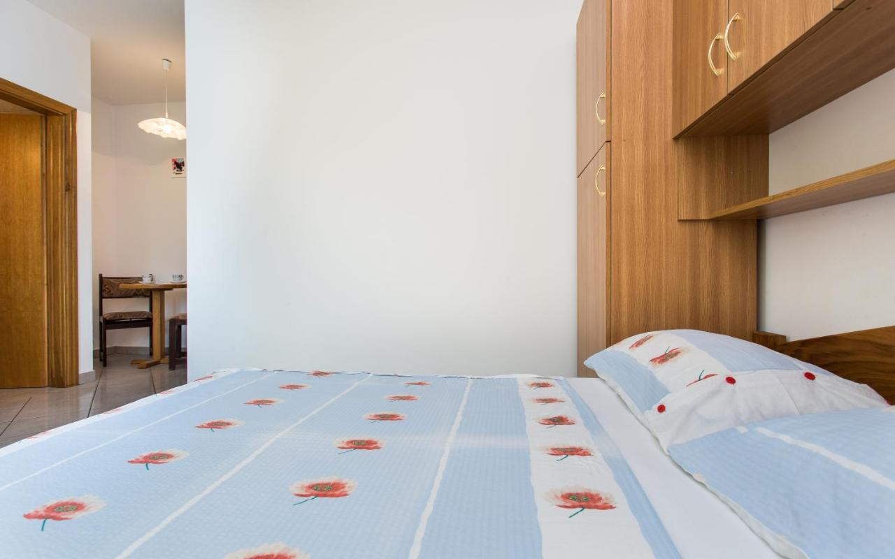 Apartman Justinic Šilo Exteriör bild