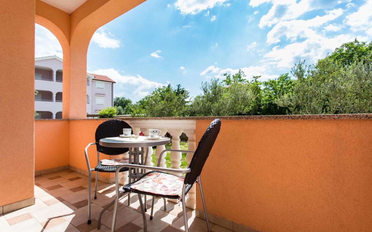 Apartman Justinic Šilo Exteriör bild