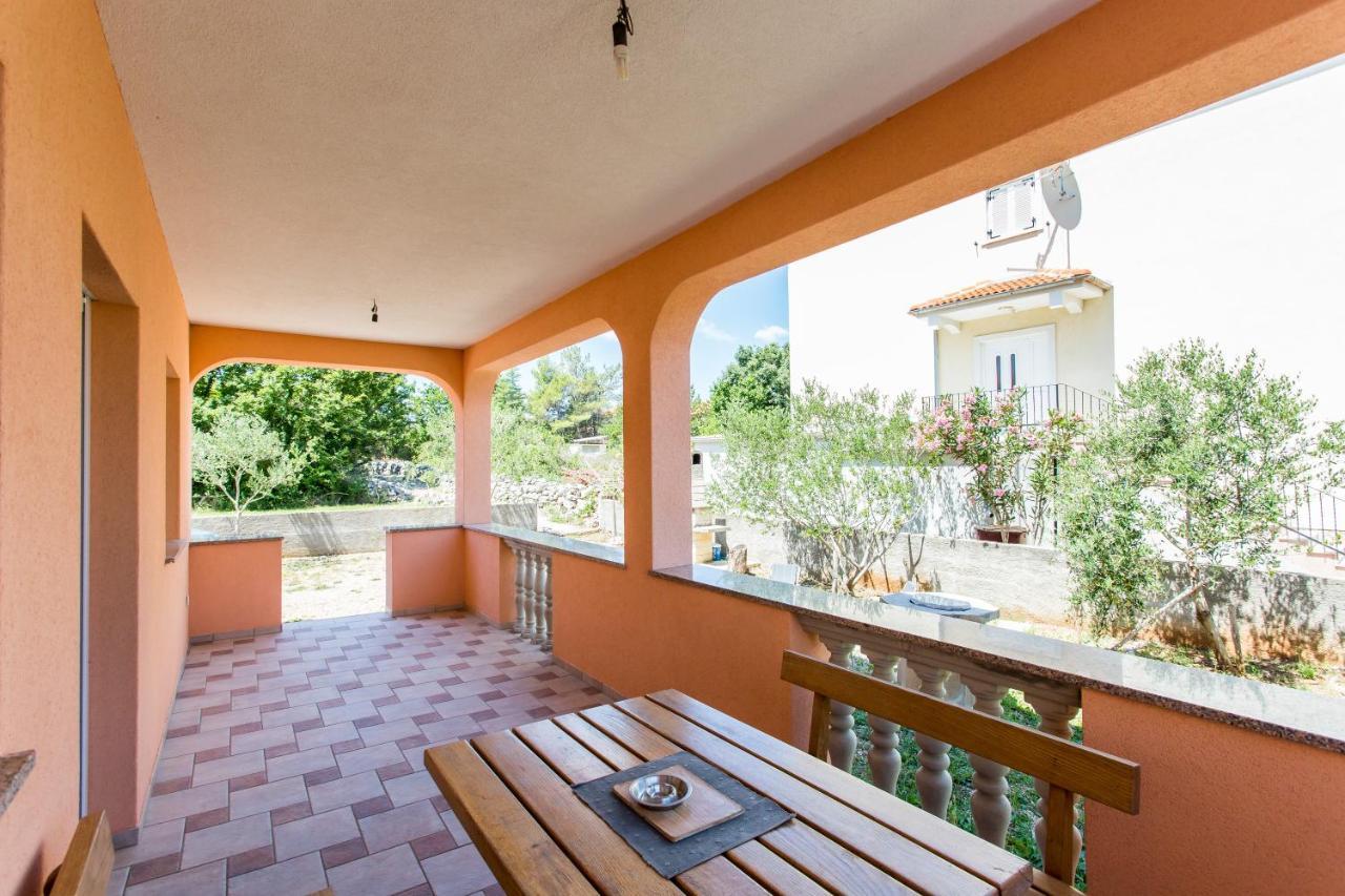 Apartman Justinic Šilo Exteriör bild