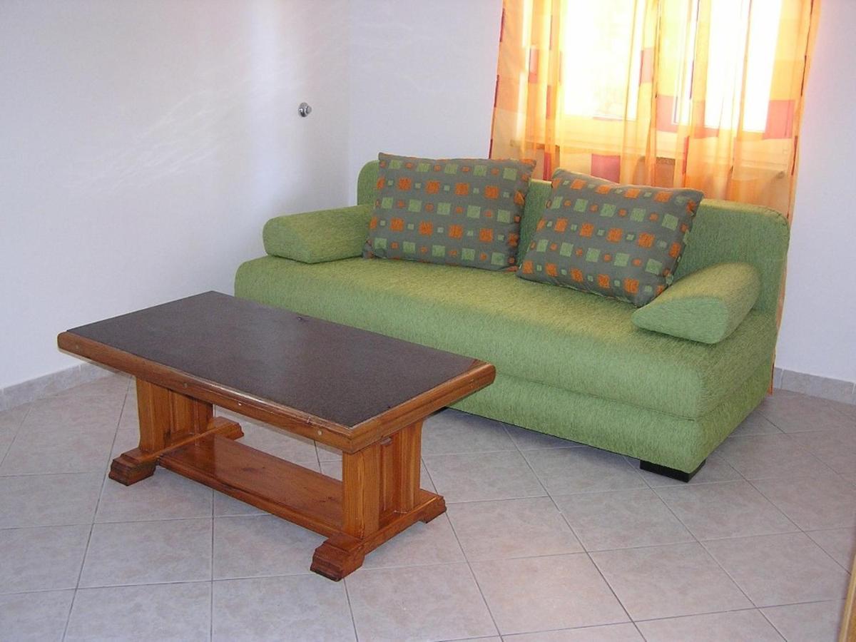 Apartman Justinic Šilo Exteriör bild