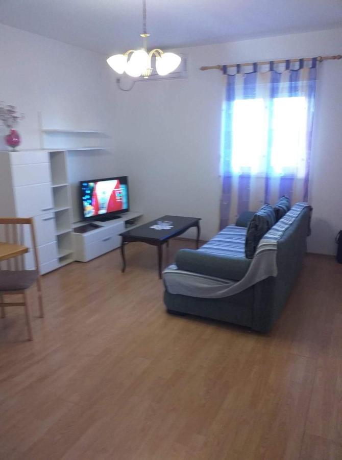 Apartman Justinic Šilo Exteriör bild