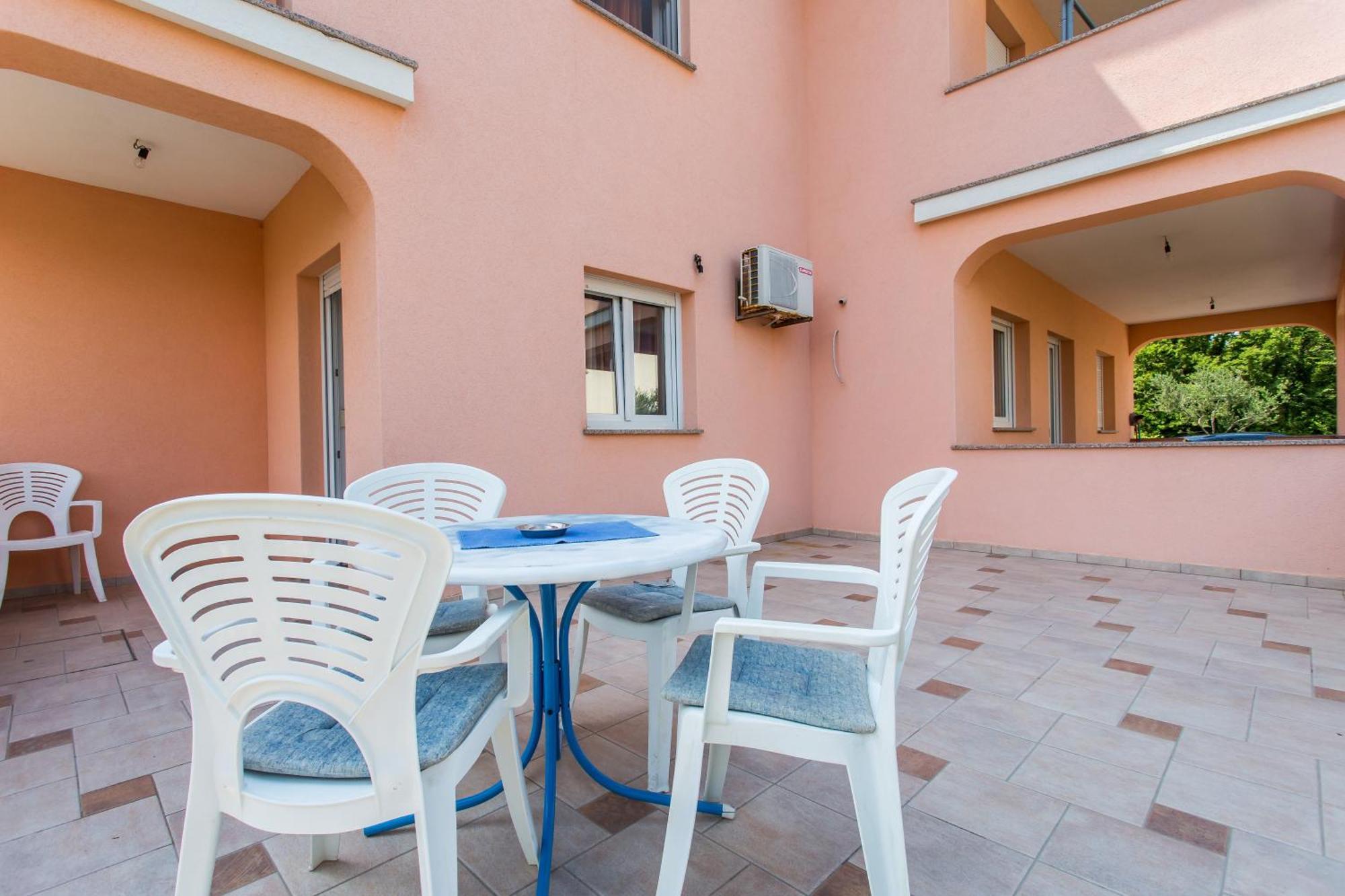 Apartman Justinic Šilo Rum bild